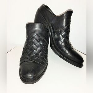 WOVEN LEATHER MULES
